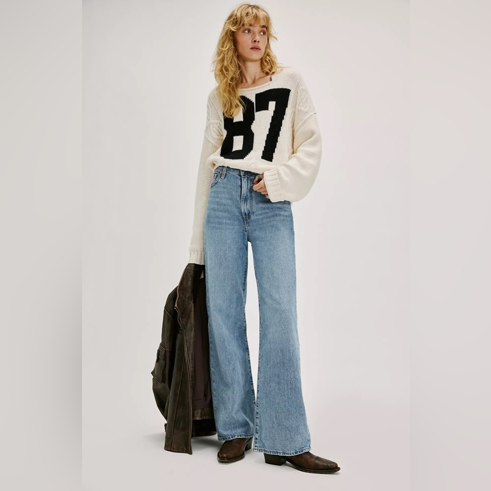 Levi's Premium Ribcage Wide-Leg Jeans in Far and Wide Medium Wash Size 33 - Picture 2 of 16